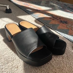 Abercrombie & Fitch Mule Slides